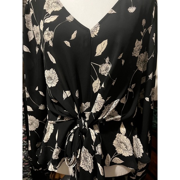 Maurices Sheer Floral Tie-Front Blouse – Black/White – NWT‎ – Size Medium - Picture 4 of 5